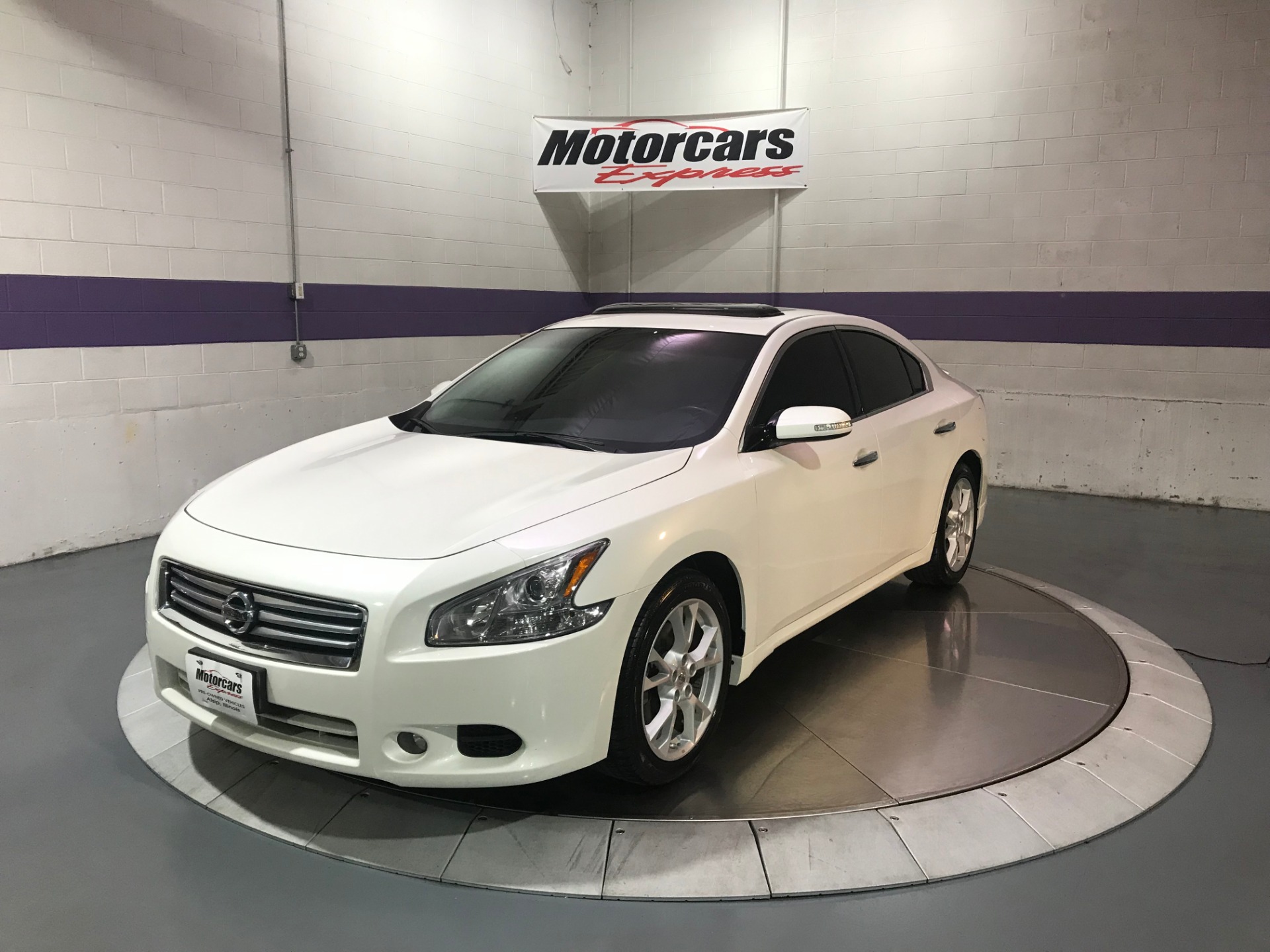 Used-2014-Nissan-Maxima-35-SV