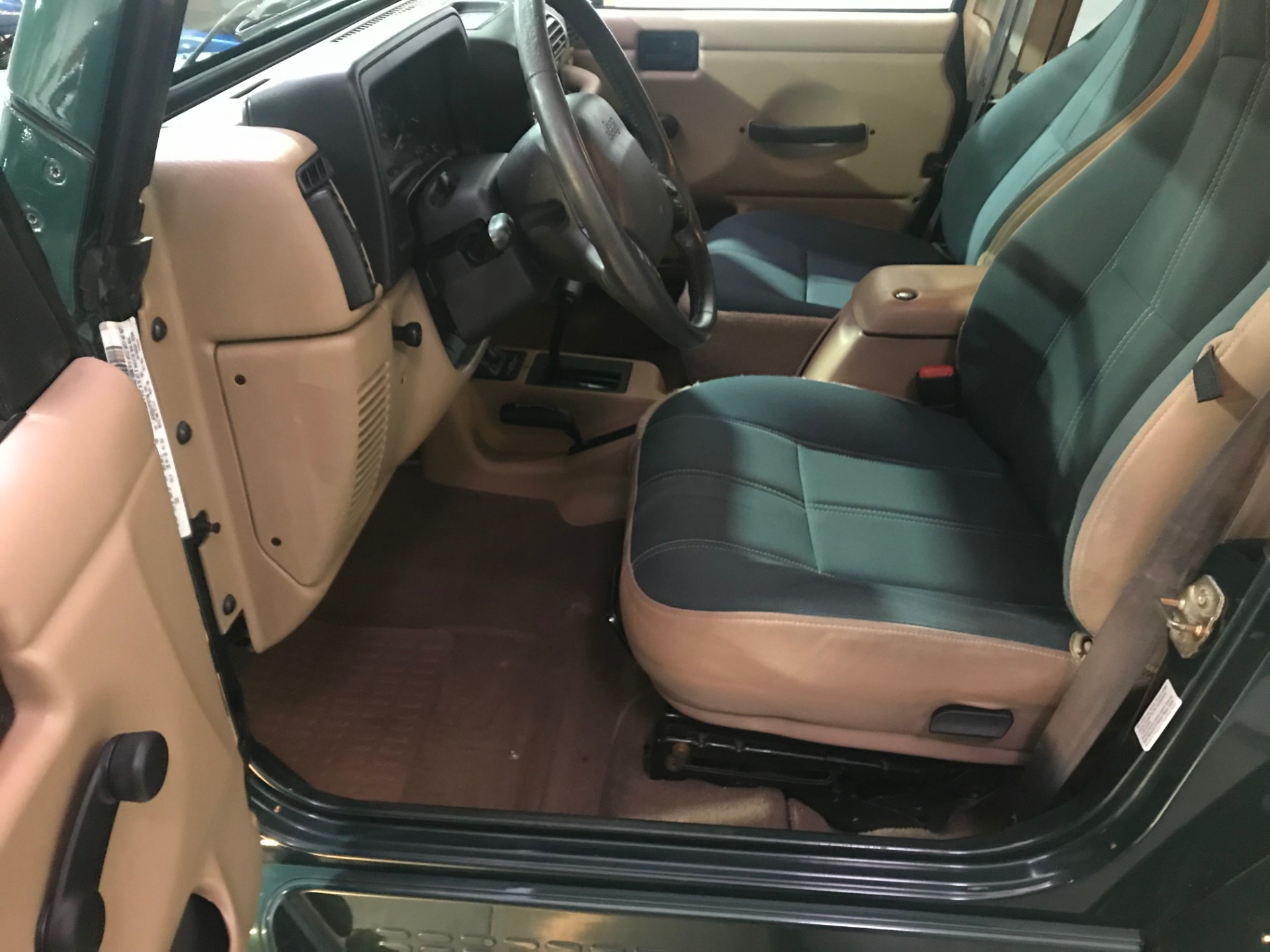 Used-2000-Jeep-Wrangler-Sahara