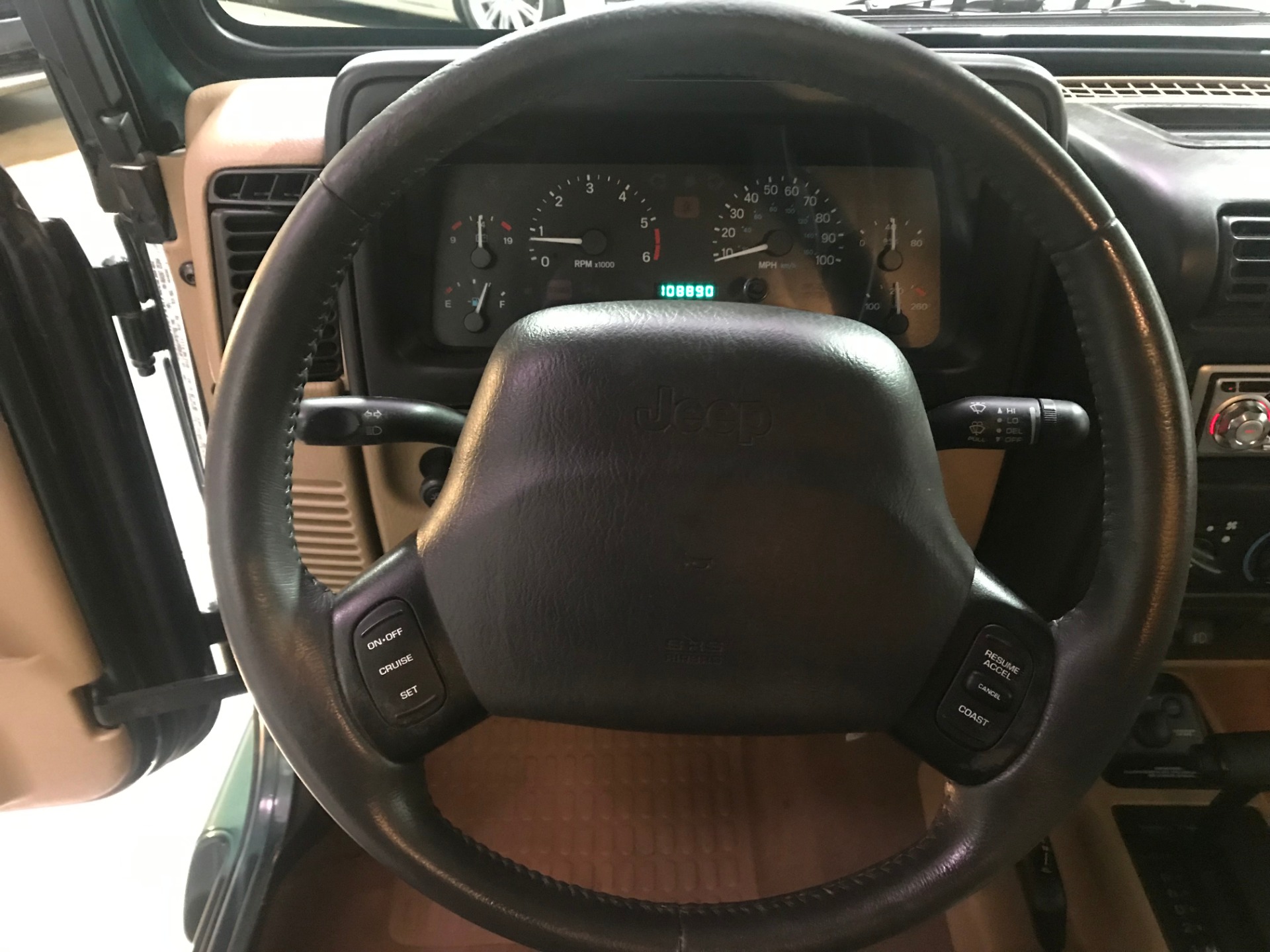 Used-2000-Jeep-Wrangler-Sahara