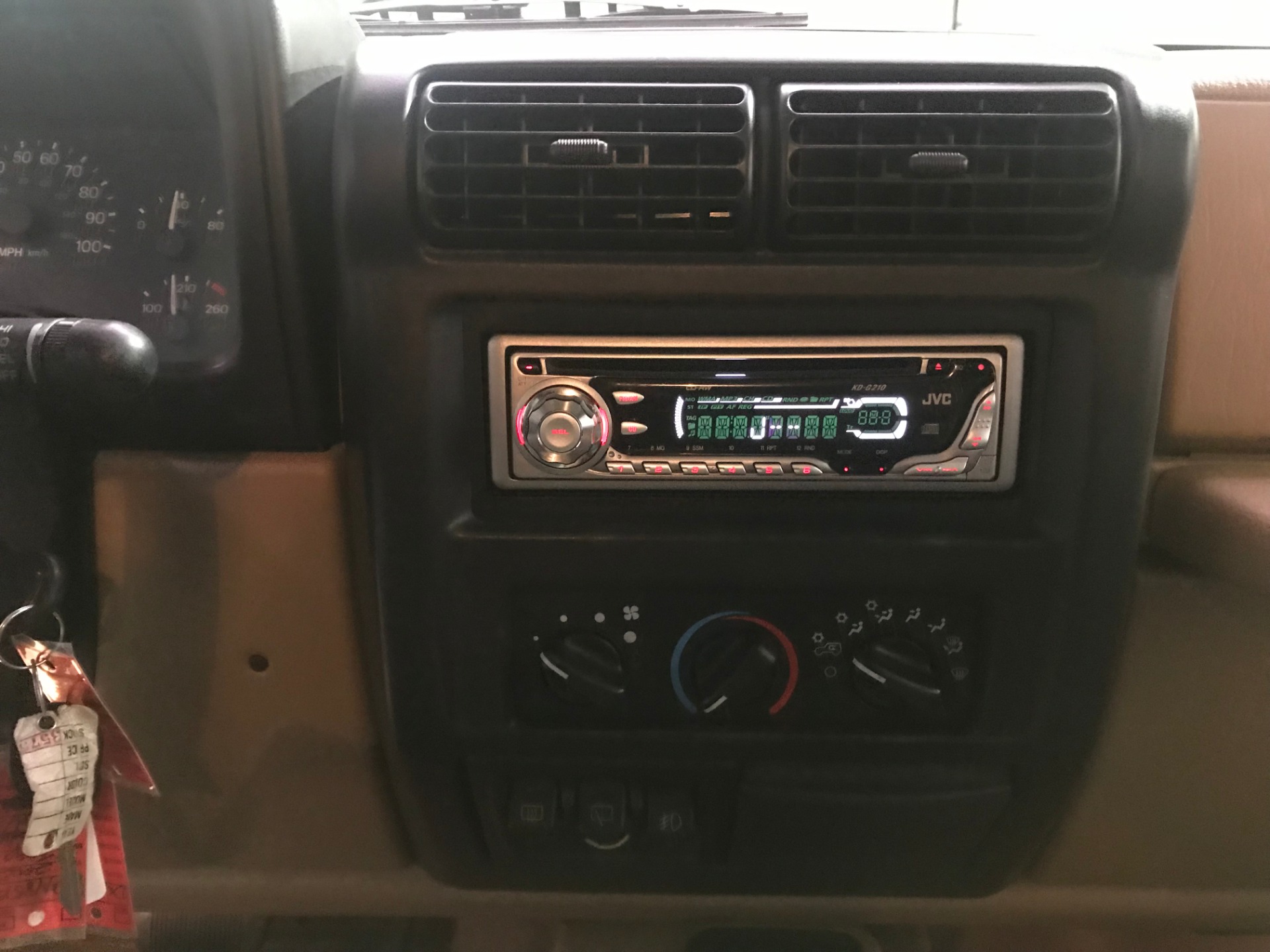 Used-2000-Jeep-Wrangler-Sahara