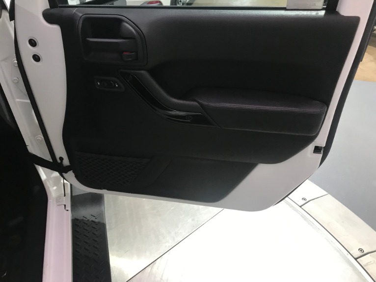 Used-2014-Jeep-Wrangler-Unlimited-Altitude-Edition