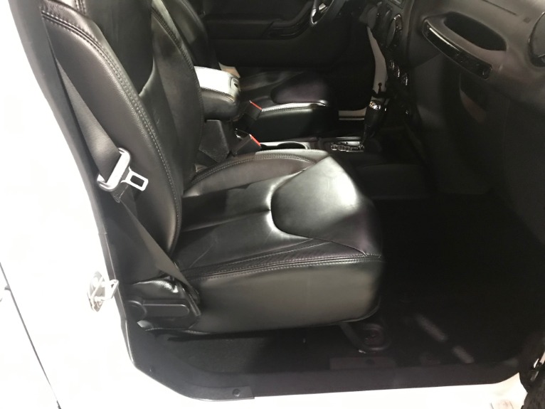 Used-2014-Jeep-Wrangler-Unlimited-Altitude-Edition