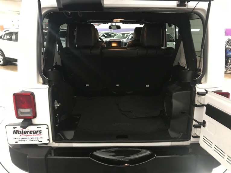 Used-2014-Jeep-Wrangler-Unlimited-Altitude-Edition