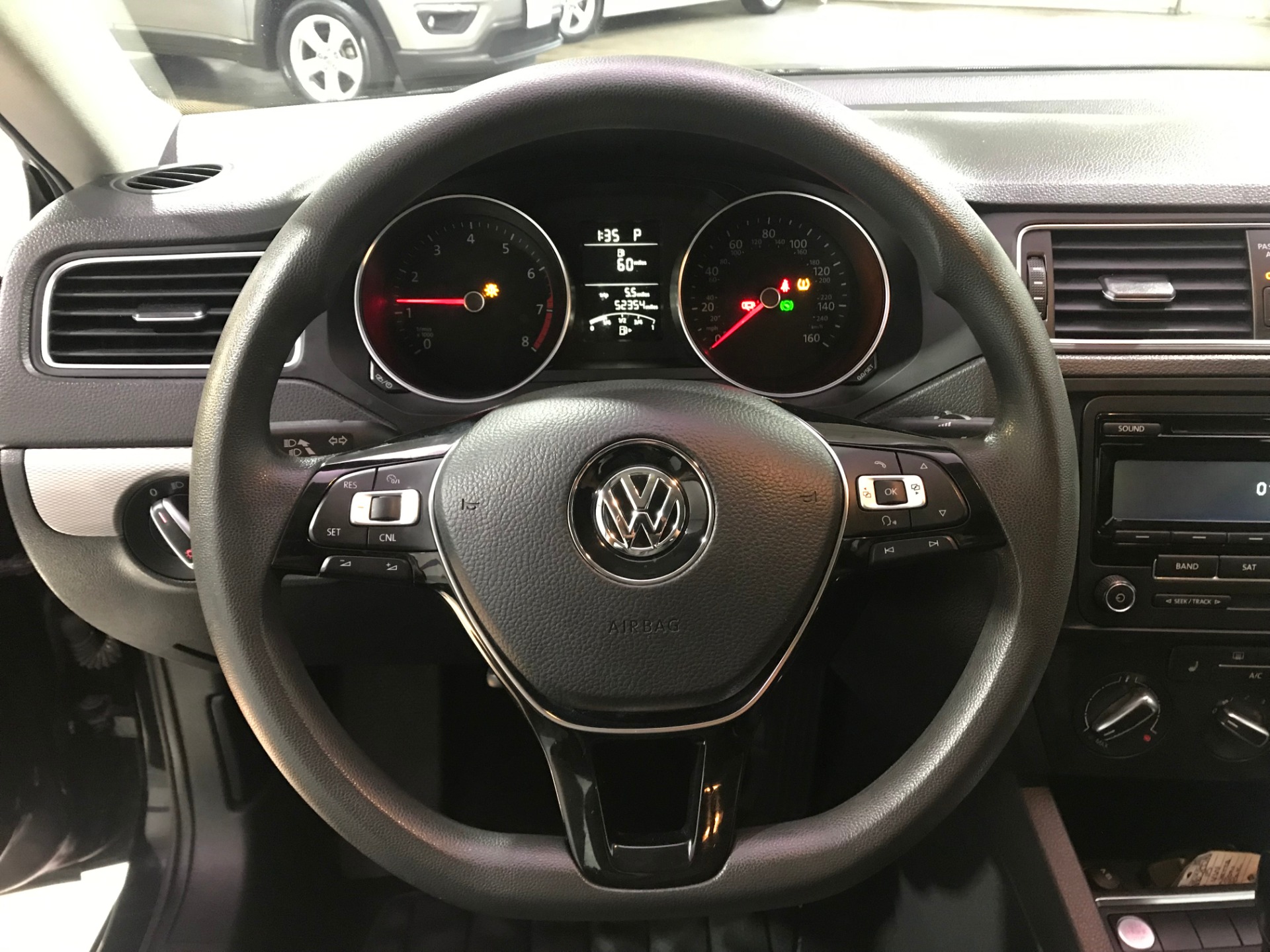 Used-2015-Volkswagen-Jetta-SE-PZEV-FWD