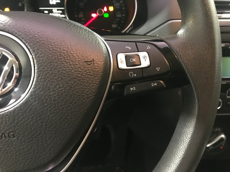 Used-2015-Volkswagen-Jetta-SE-PZEV-FWD