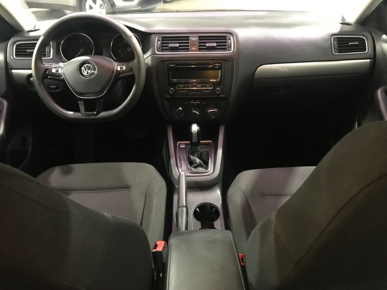 Used-2015-Volkswagen-Jetta-SE-PZEV-FWD