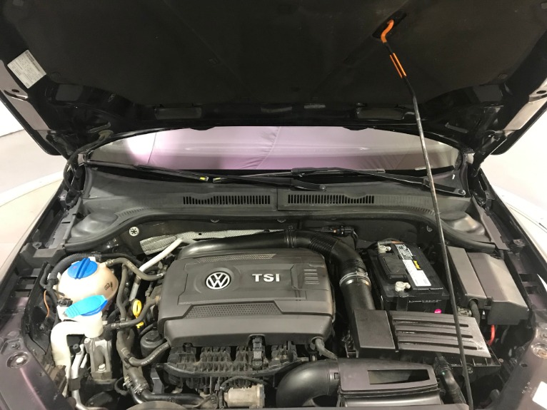 Used-2015-Volkswagen-Jetta-SE-PZEV-FWD