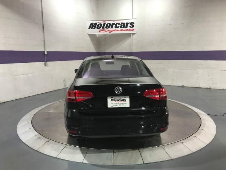 Used-2015-Volkswagen-Jetta-SE-PZEV-FWD