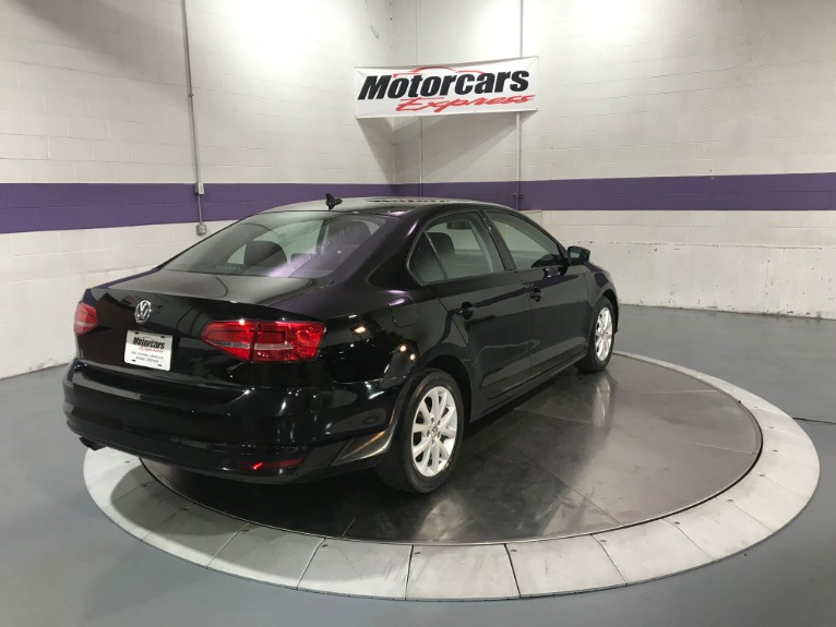Used-2015-Volkswagen-Jetta-SE-PZEV-FWD