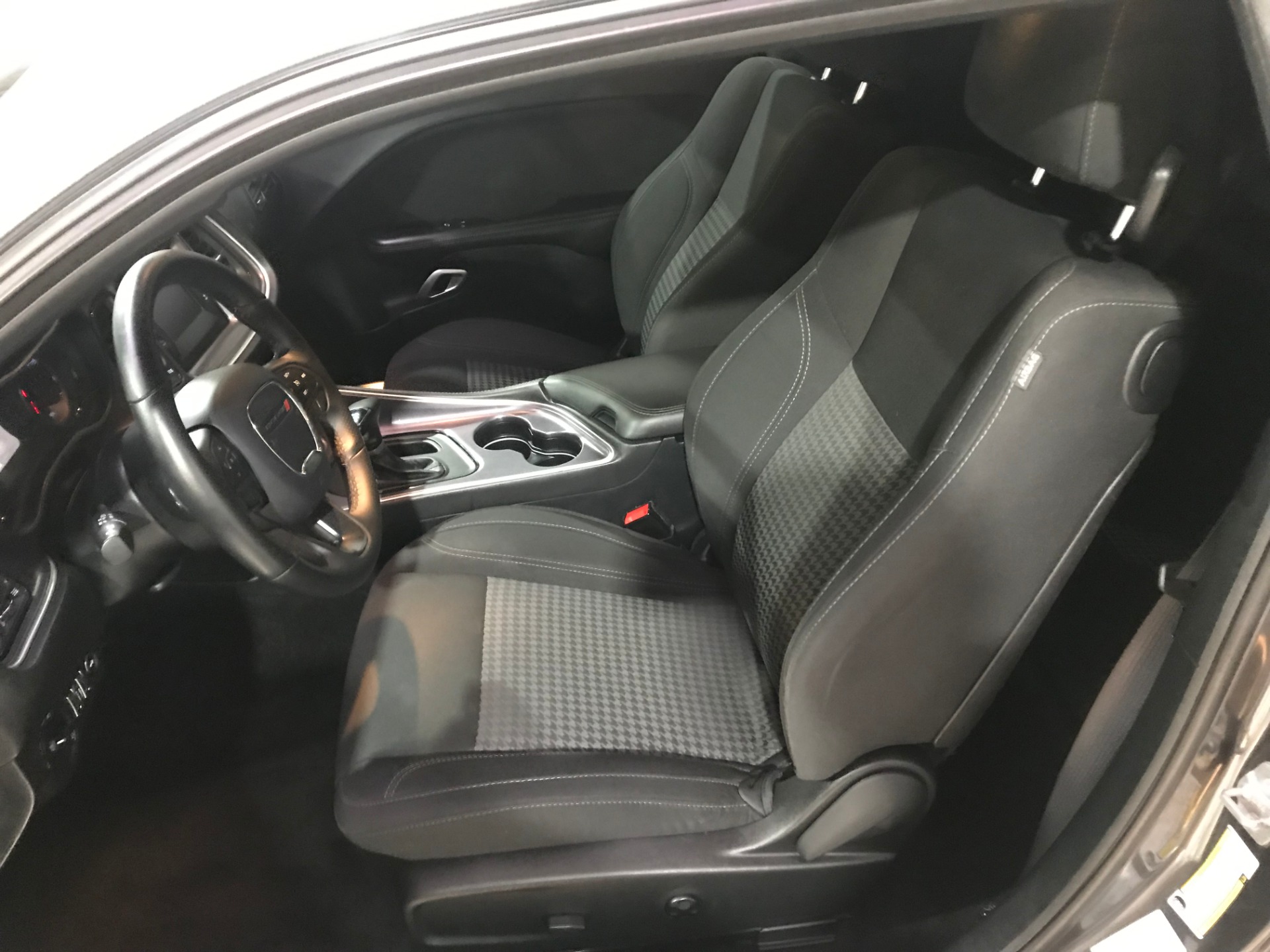 Used-2016-Dodge-Challenger-SXT