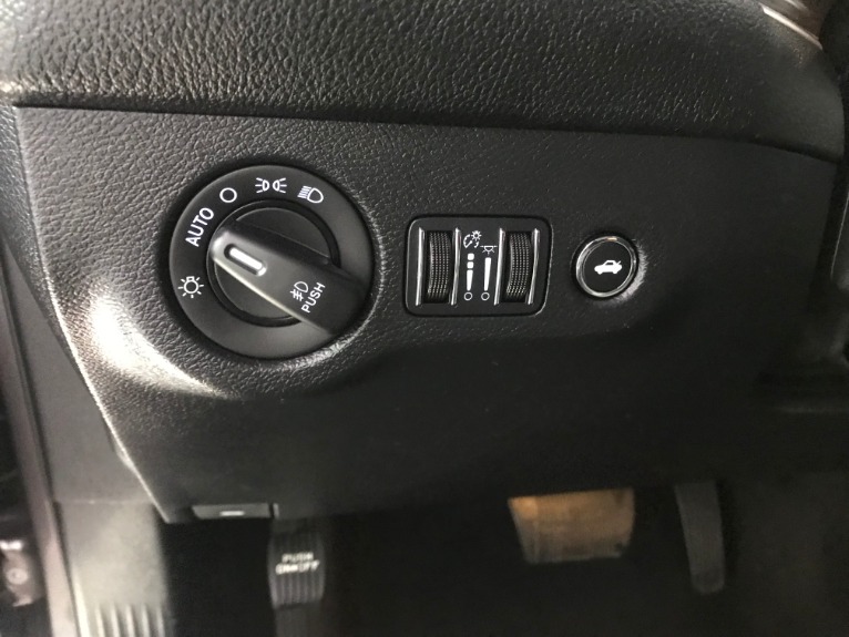 Used-2016-Dodge-Challenger-SXT