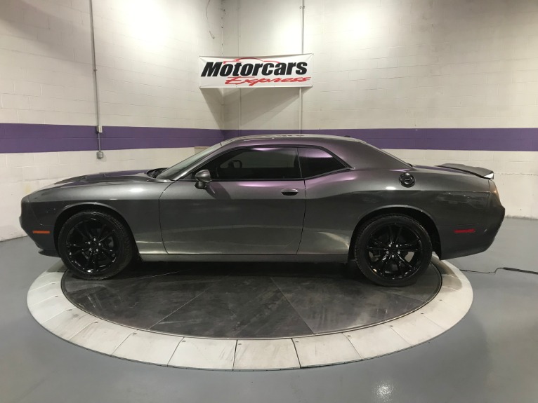 Used-2016-Dodge-Challenger-SXT