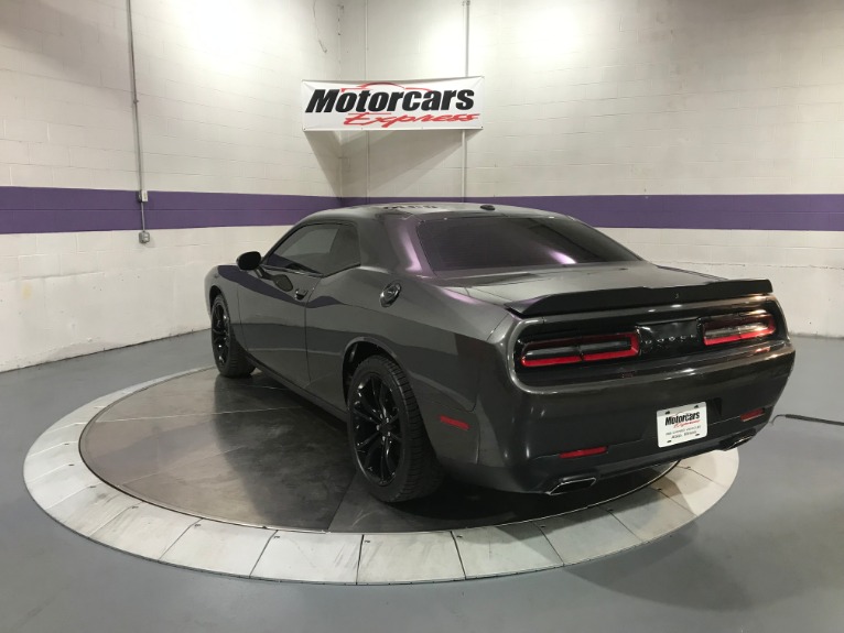 Used-2016-Dodge-Challenger-SXT
