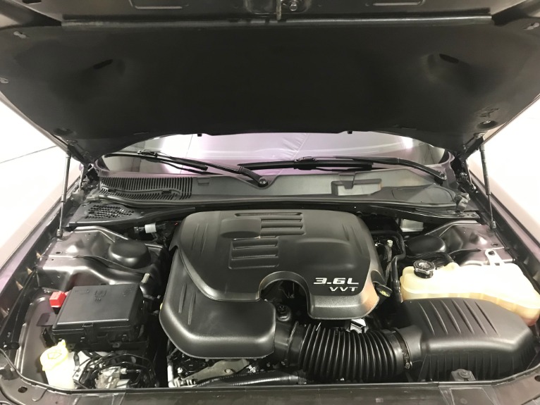 Used-2016-Dodge-Challenger-SXT