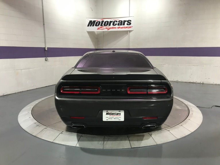 Used-2016-Dodge-Challenger-SXT