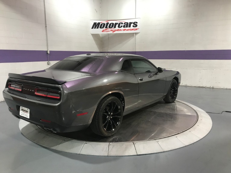 Used-2016-Dodge-Challenger-SXT