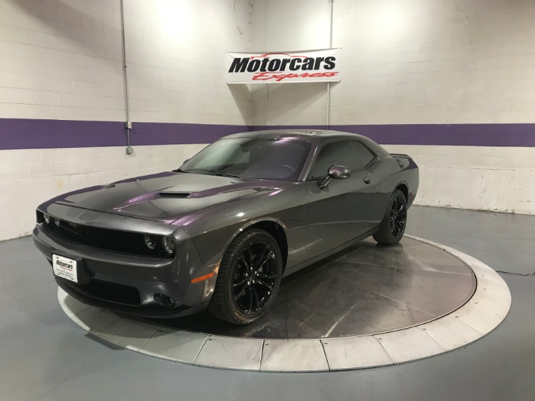 Used-2016-Dodge-Challenger-SXT