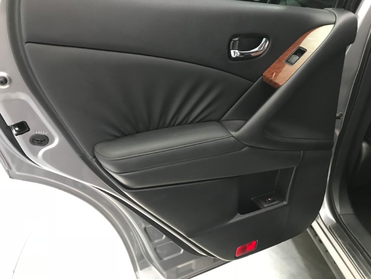 Used-2009-Nissan-Murano-LE-AWD-4dr-SUV