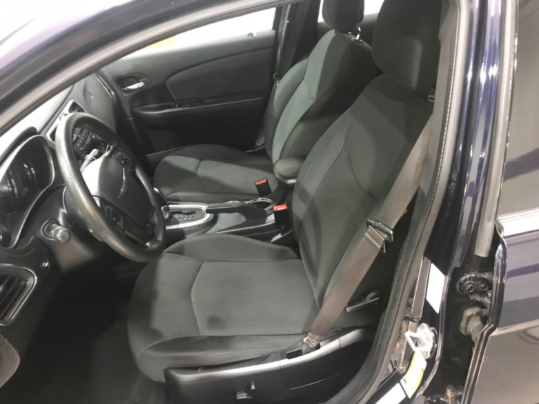 Used-2012-Chrysler-200-LX