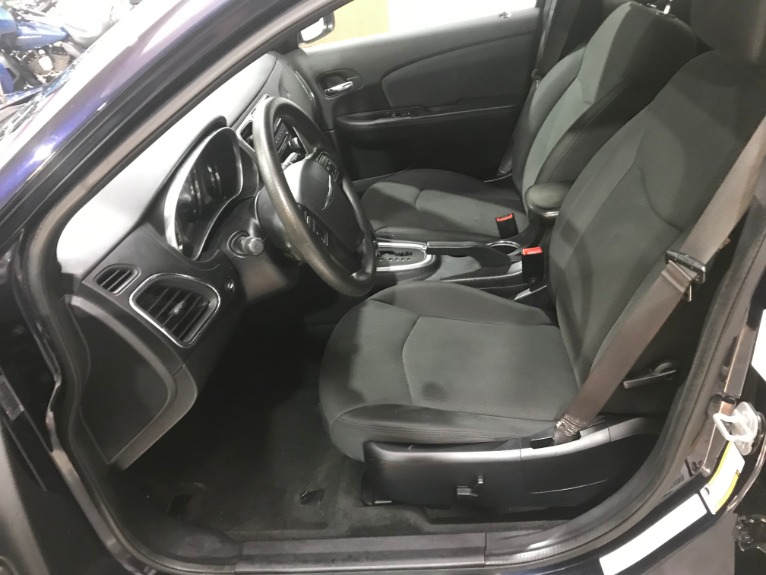 Used-2012-Chrysler-200-LX