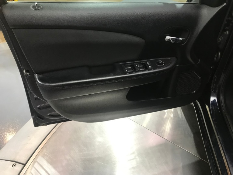Used-2012-Chrysler-200-LX