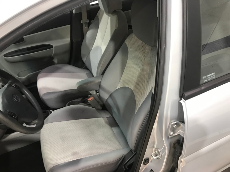 Used-2010-Hyundai-Accent-GLS
