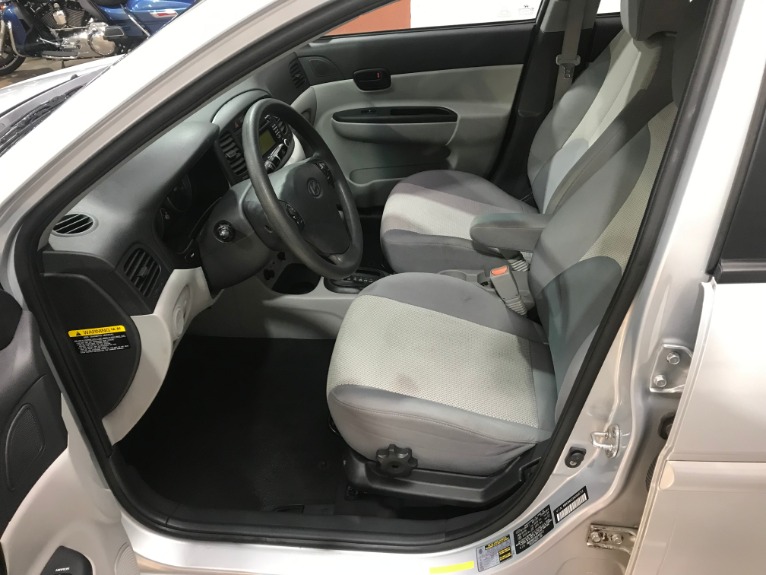 Used-2010-Hyundai-Accent-GLS