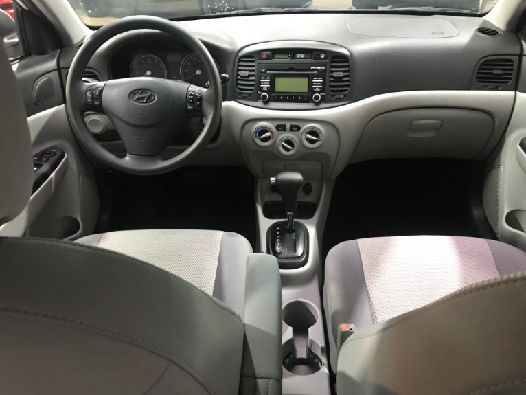 Used-2010-Hyundai-Accent-GLS