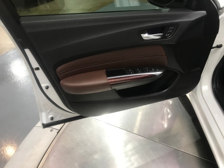 Used-2016-Acura-TLX-V6-w/Tech-FWD