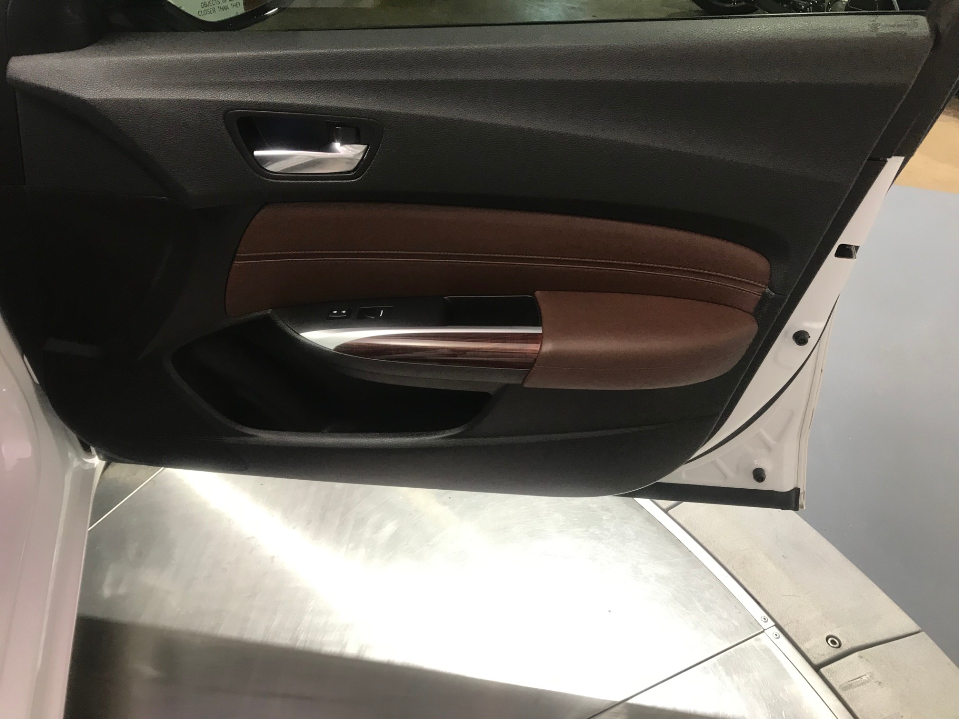 Used-2016-Acura-TLX-V6-w/Tech-FWD