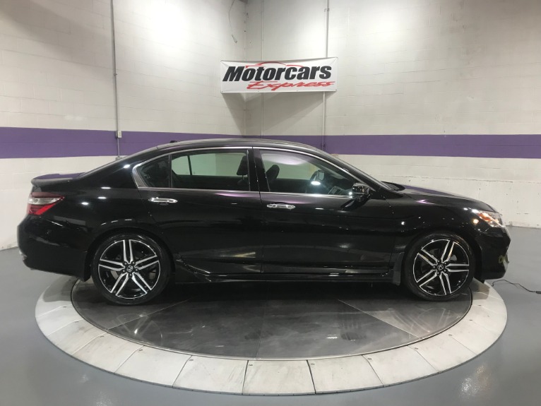 Used-2017-Honda-Accord-Touring
