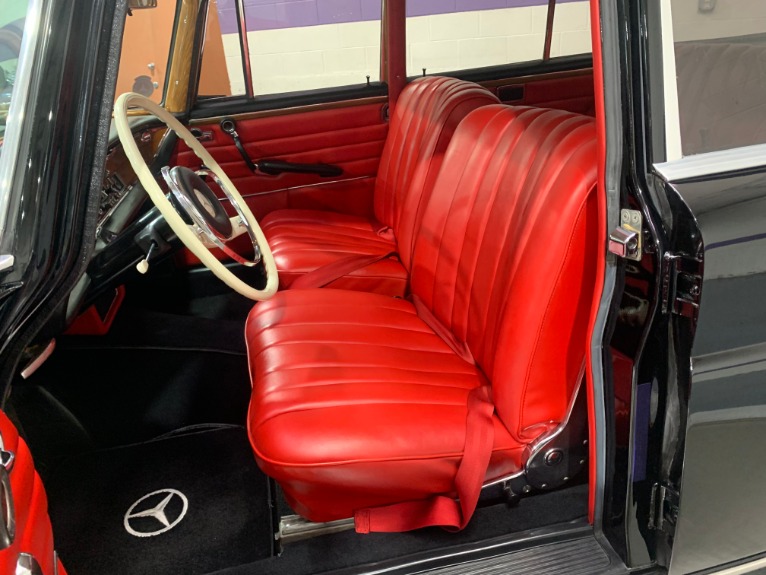 Used-1961-Mercedes-Benz-220-SB