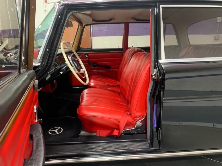 Used-1961-Mercedes-Benz-220-SB