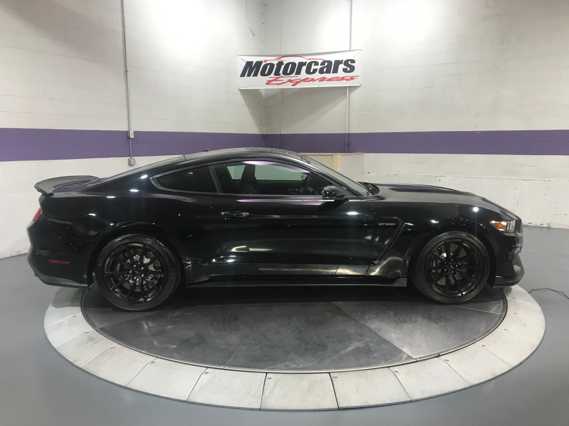 Used-2017-Ford-Mustang-Shelby-GT350
