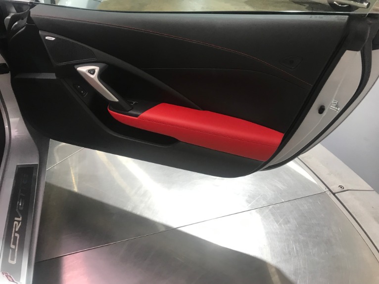 Used-2015-Chevrolet-Corvette-Stingray-RWD