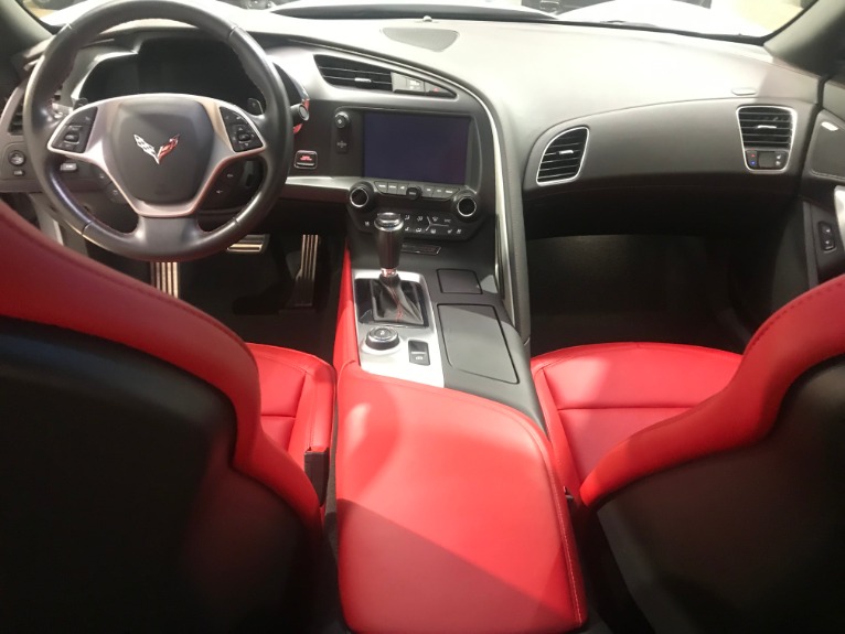 Used-2015-Chevrolet-Corvette-Stingray-RWD