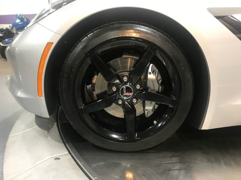 Used-2015-Chevrolet-Corvette-Stingray-RWD