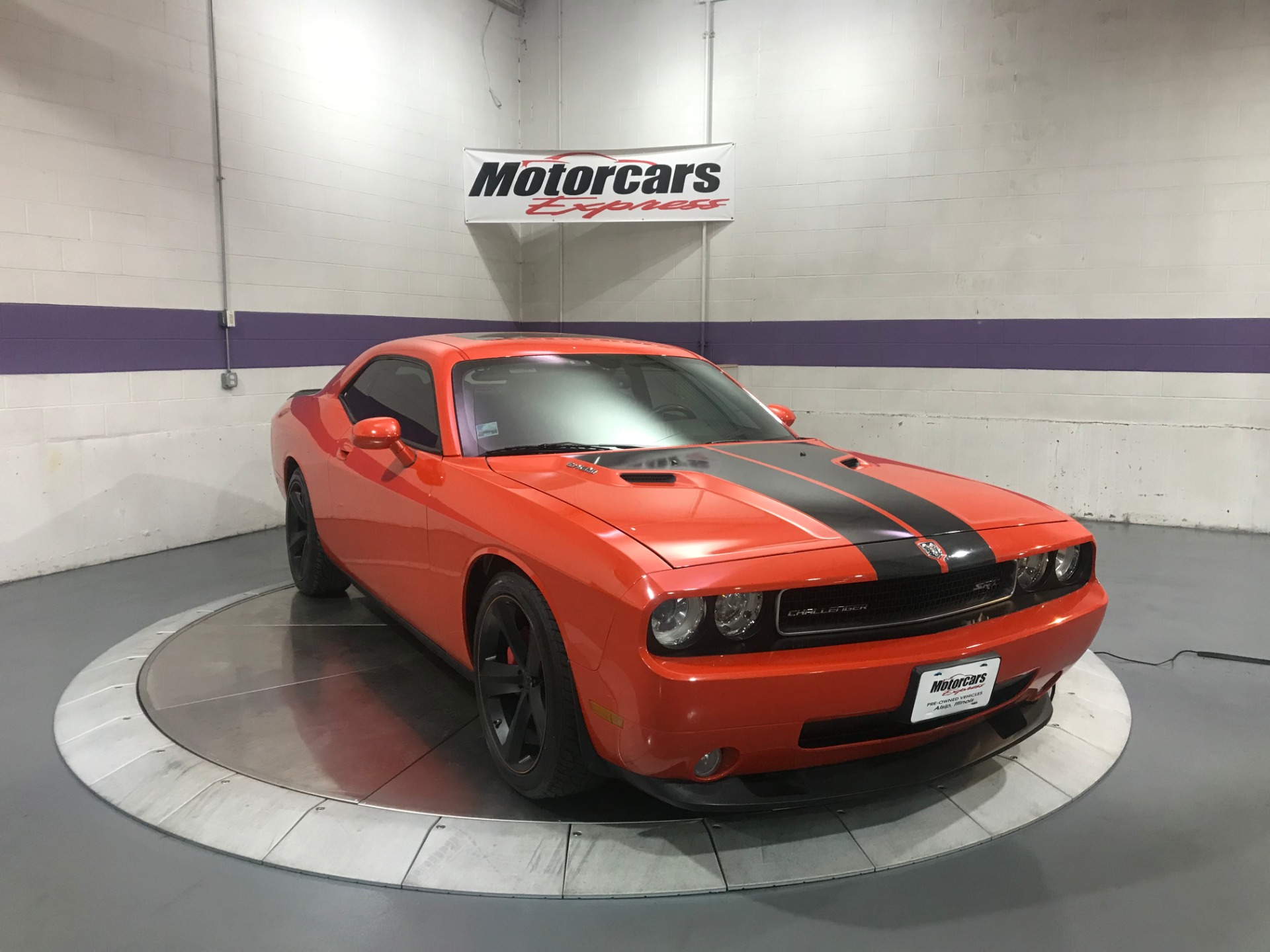 Used-2008-Dodge-Challenger-SRT8-RWD