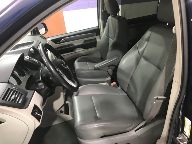 Used-2013-Volkswagen-Routan-SE