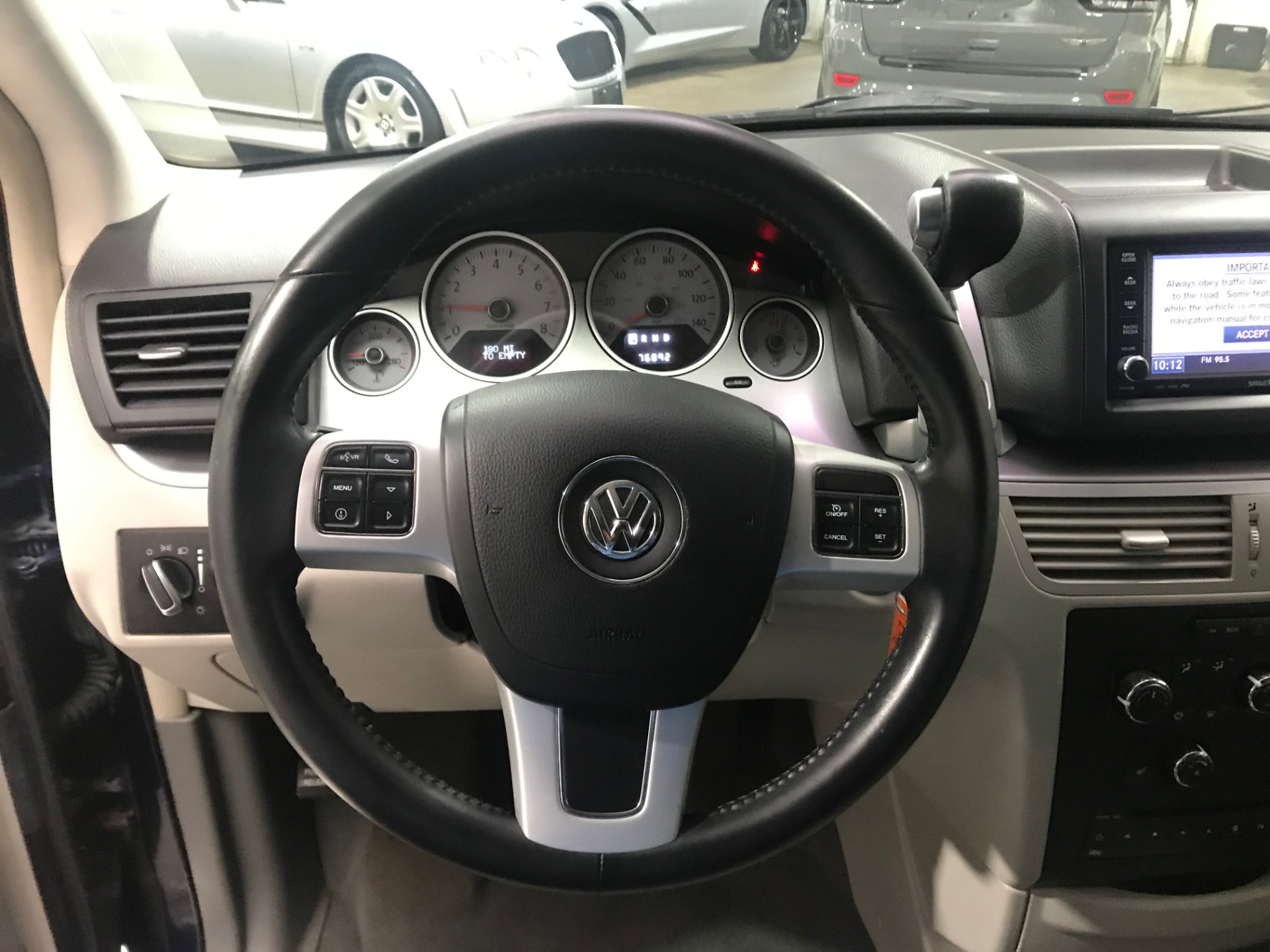Used-2013-Volkswagen-Routan-SE