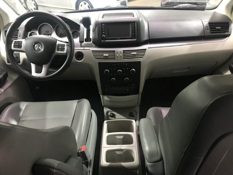 Used-2013-Volkswagen-Routan-SE