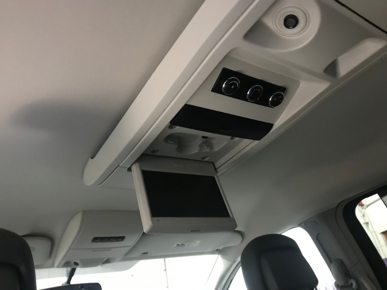 Used-2013-Volkswagen-Routan-SE