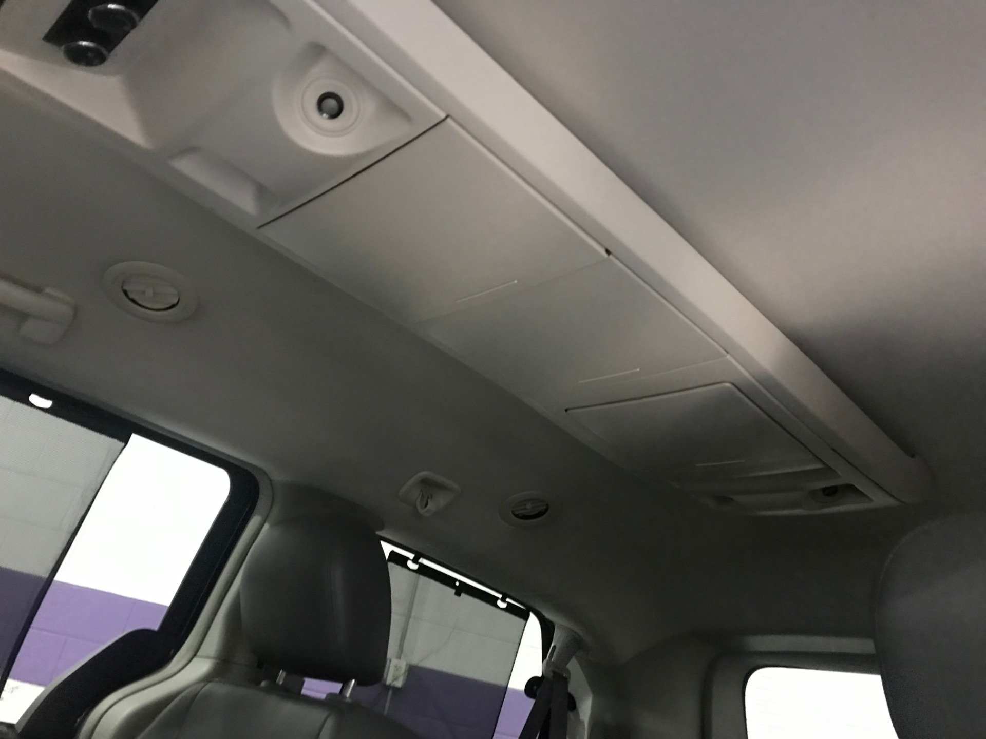 Used-2013-Volkswagen-Routan-SE