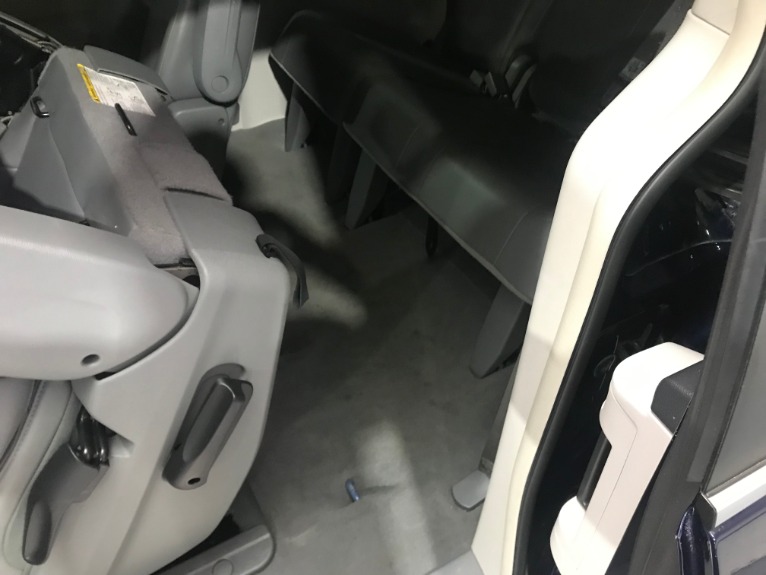 Used-2013-Volkswagen-Routan-SE
