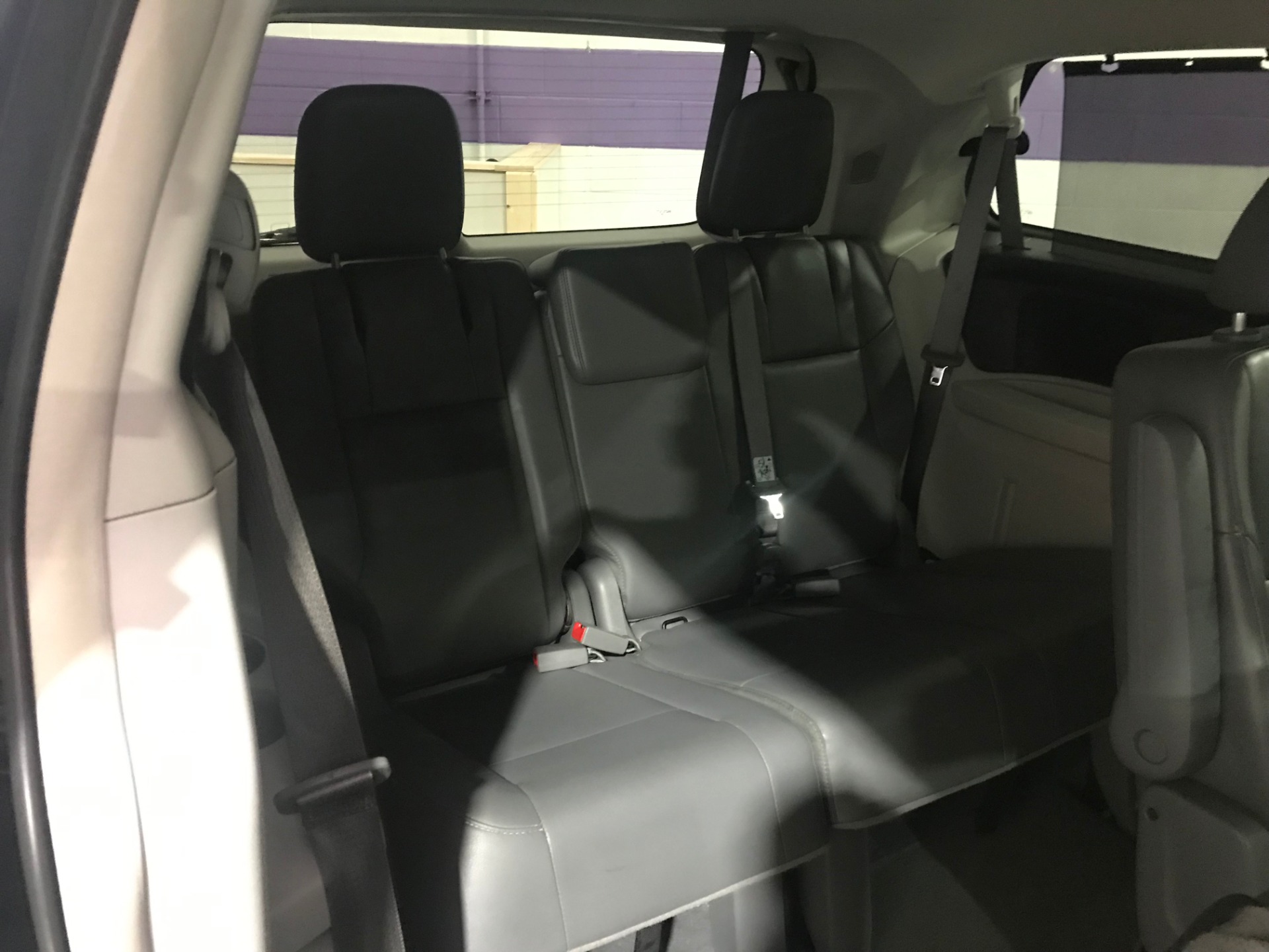Used-2013-Volkswagen-Routan-SE
