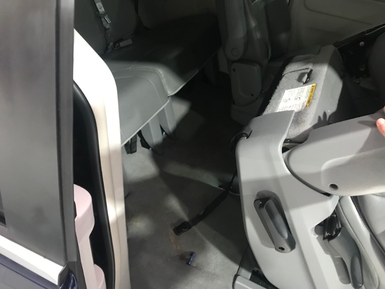 Used-2013-Volkswagen-Routan-SE