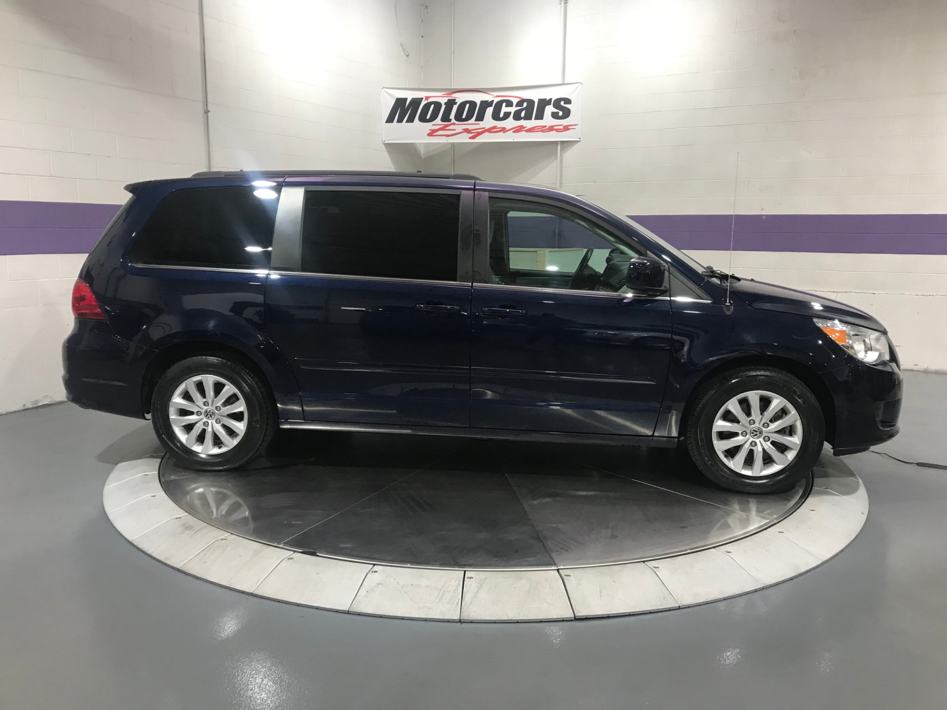 Used-2013-Volkswagen-Routan-SE