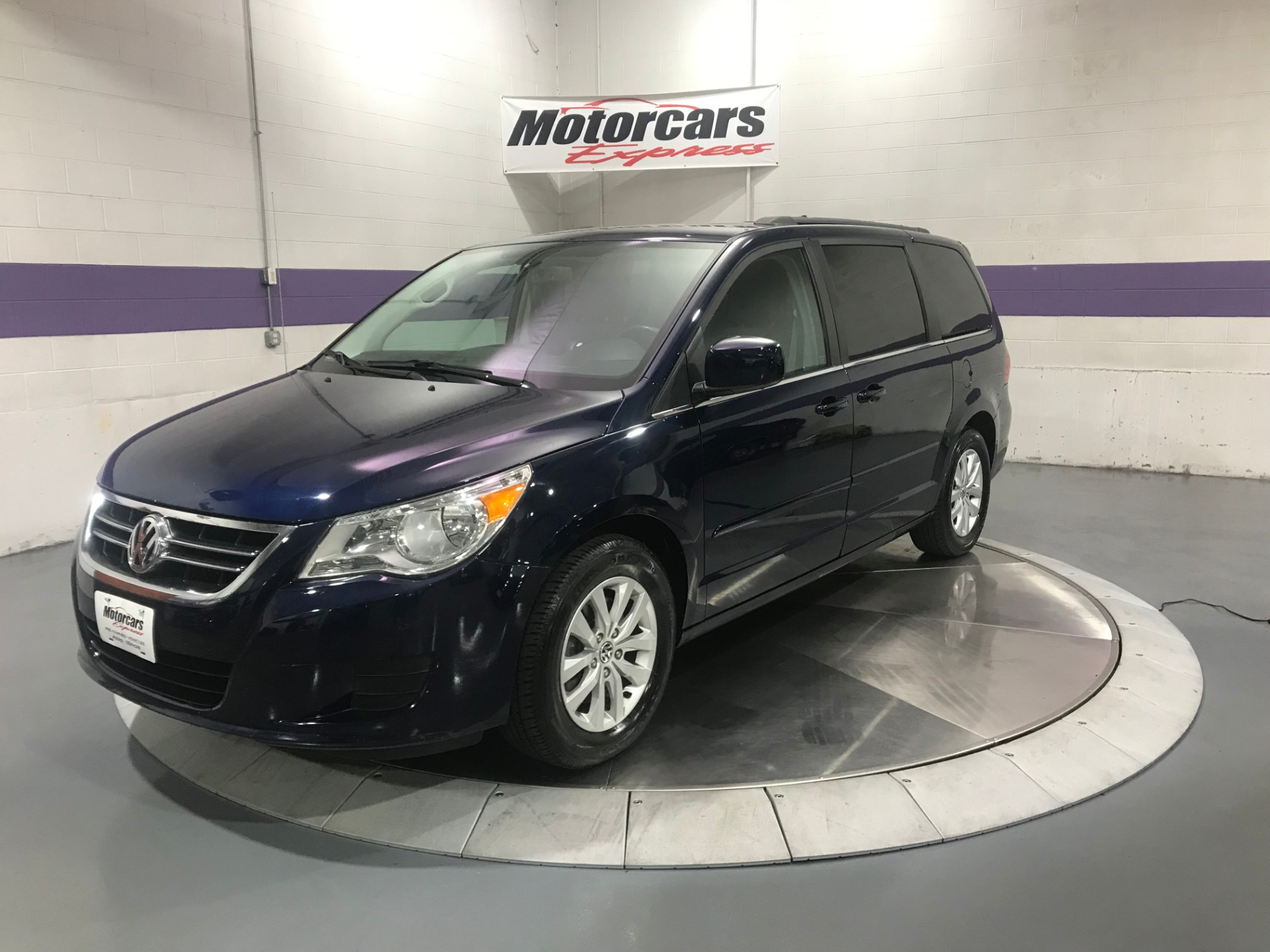 Used-2013-Volkswagen-Routan-SE