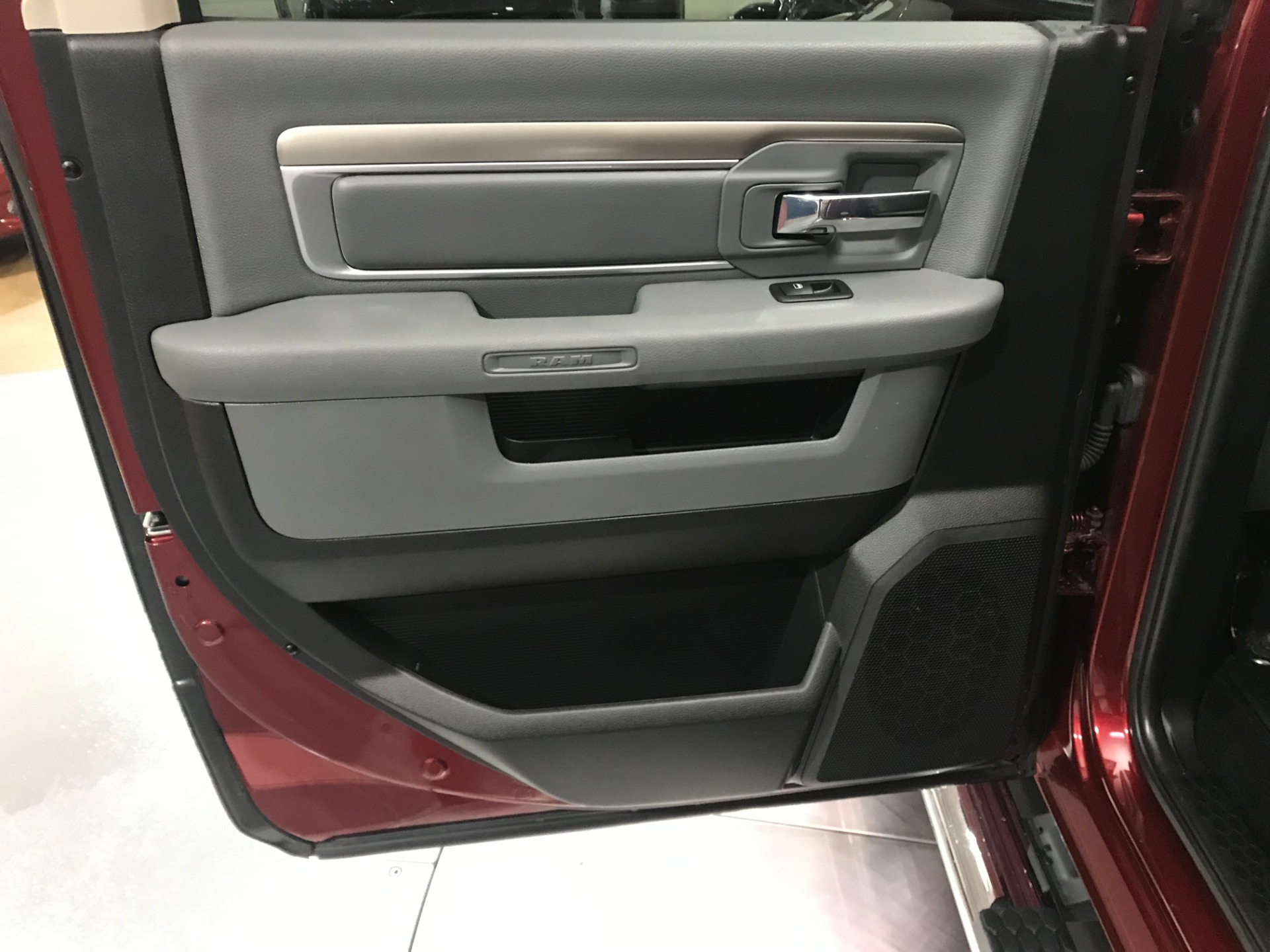 Used-2016-Ram-1500-pickup-SLT-Big-Horn-4X4