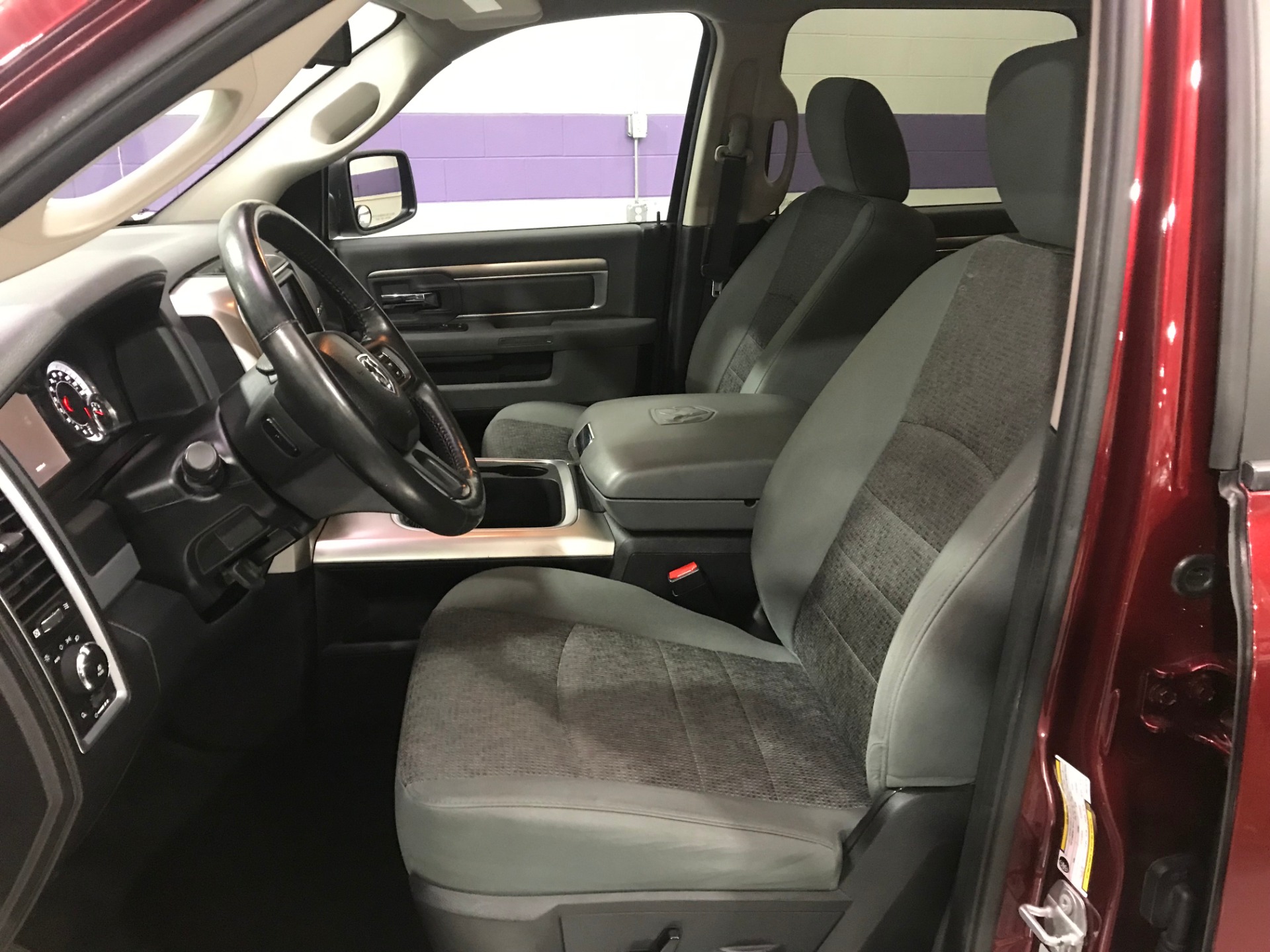 Used-2016-Ram-1500-pickup-SLT-Big-Horn-4X4
